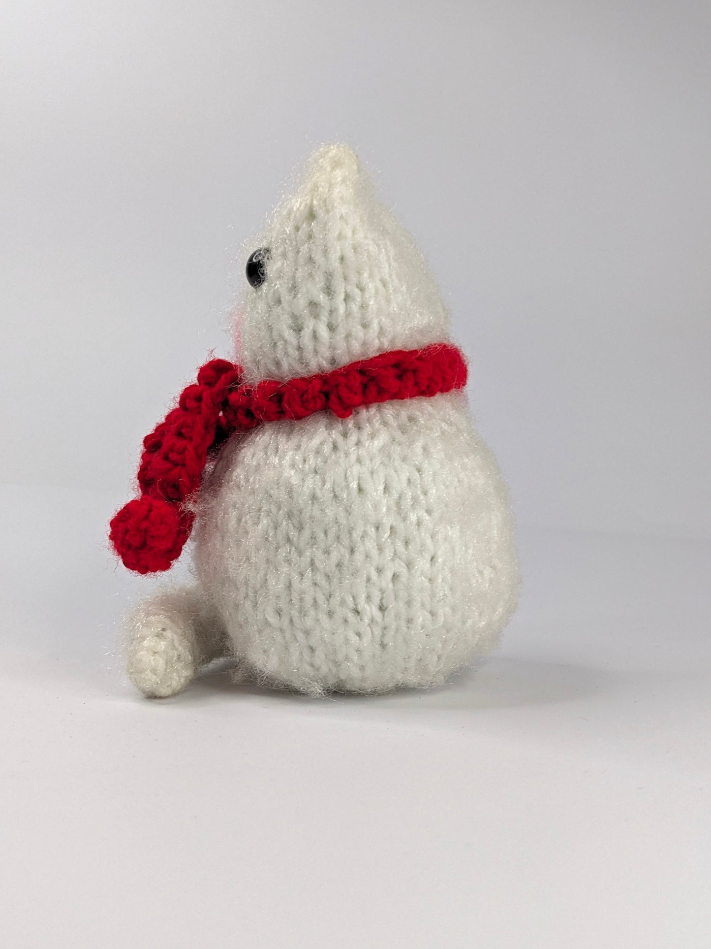 Loaf kitty in furry white