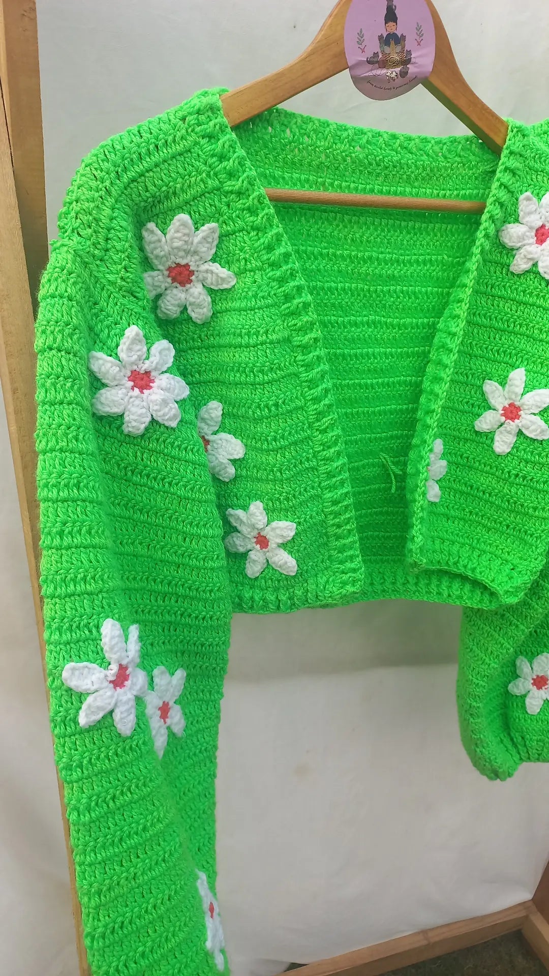 pointed daisy cropped cardigan