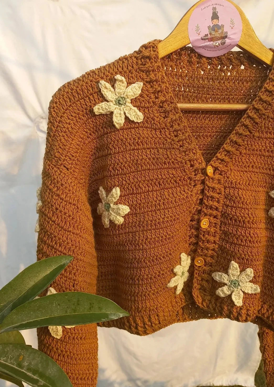 pointed daisy cropped cardigan