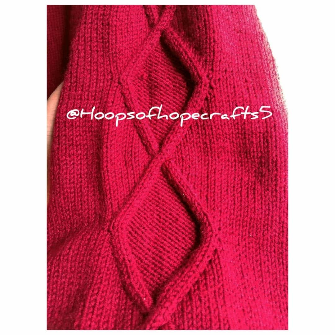 Diamond cables pullover