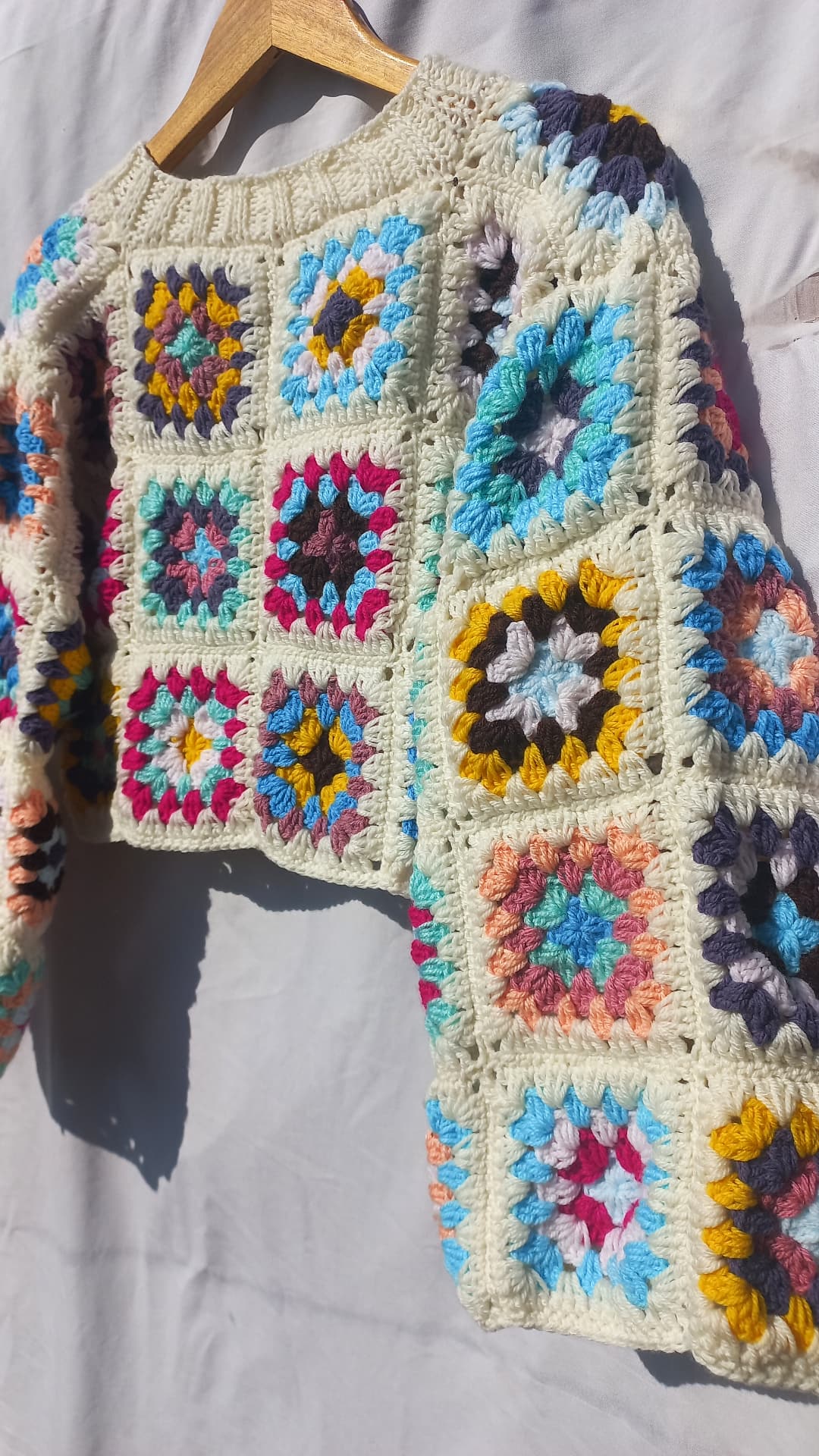 Color flutter jumper