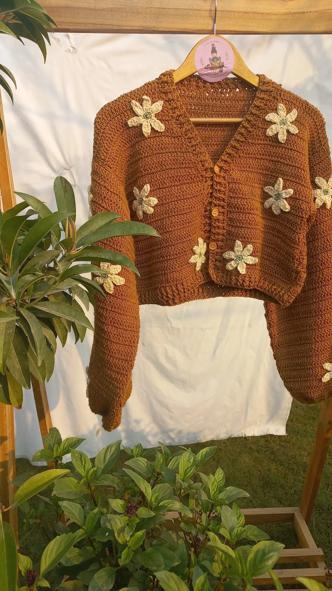 pointed daisy cropped cardigan