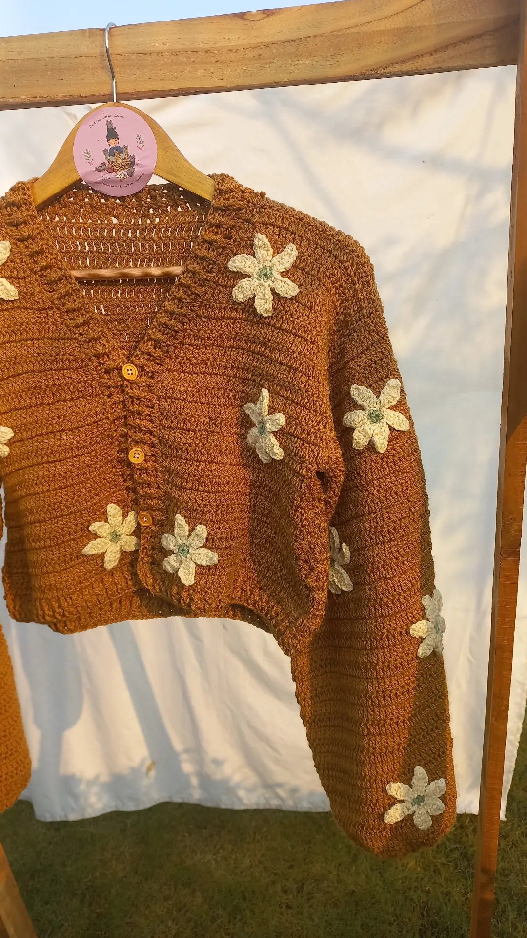 pointed daisy cropped cardigan
