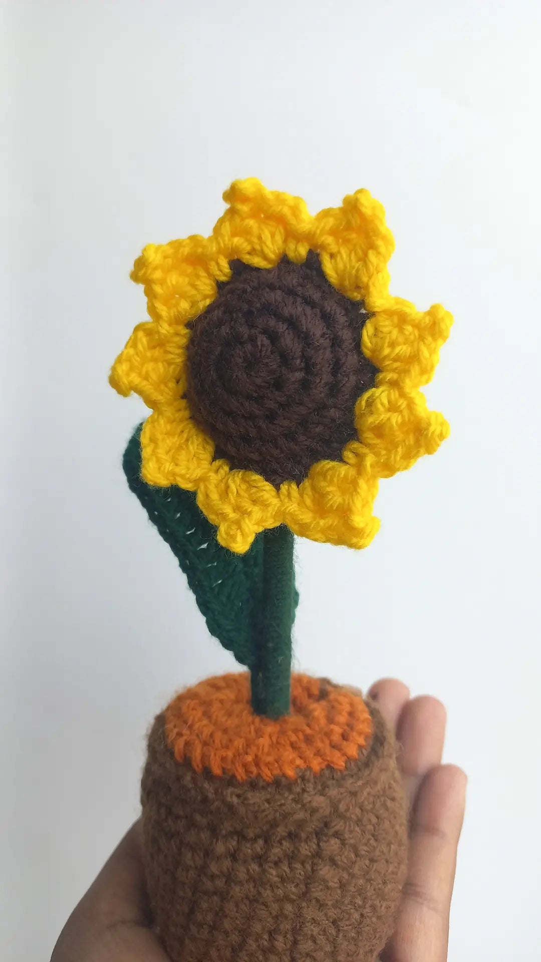 Brown sunflower pot