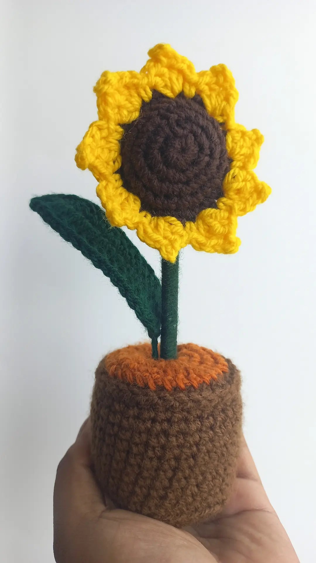 Brown sunflower pot