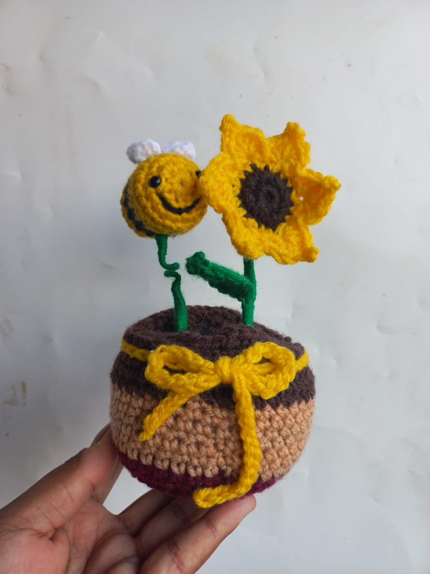 Bee-long Together Pot