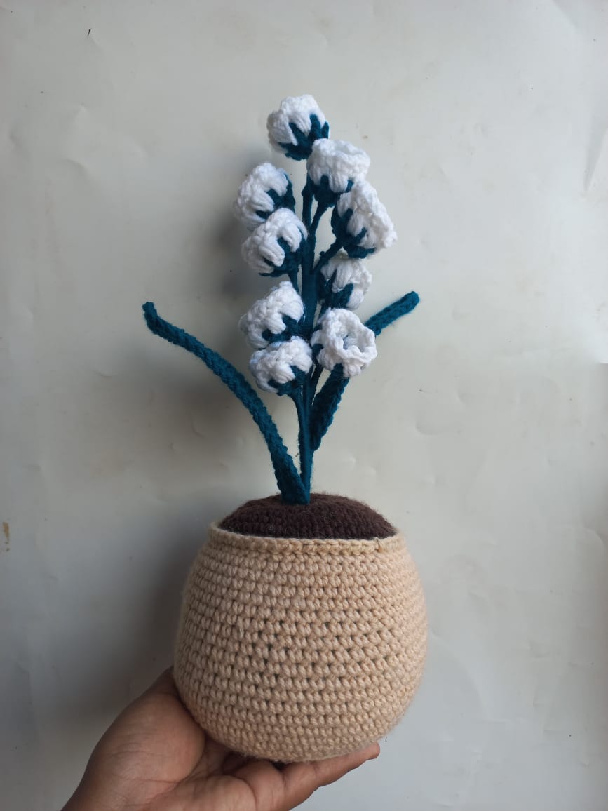 White LOV Pot